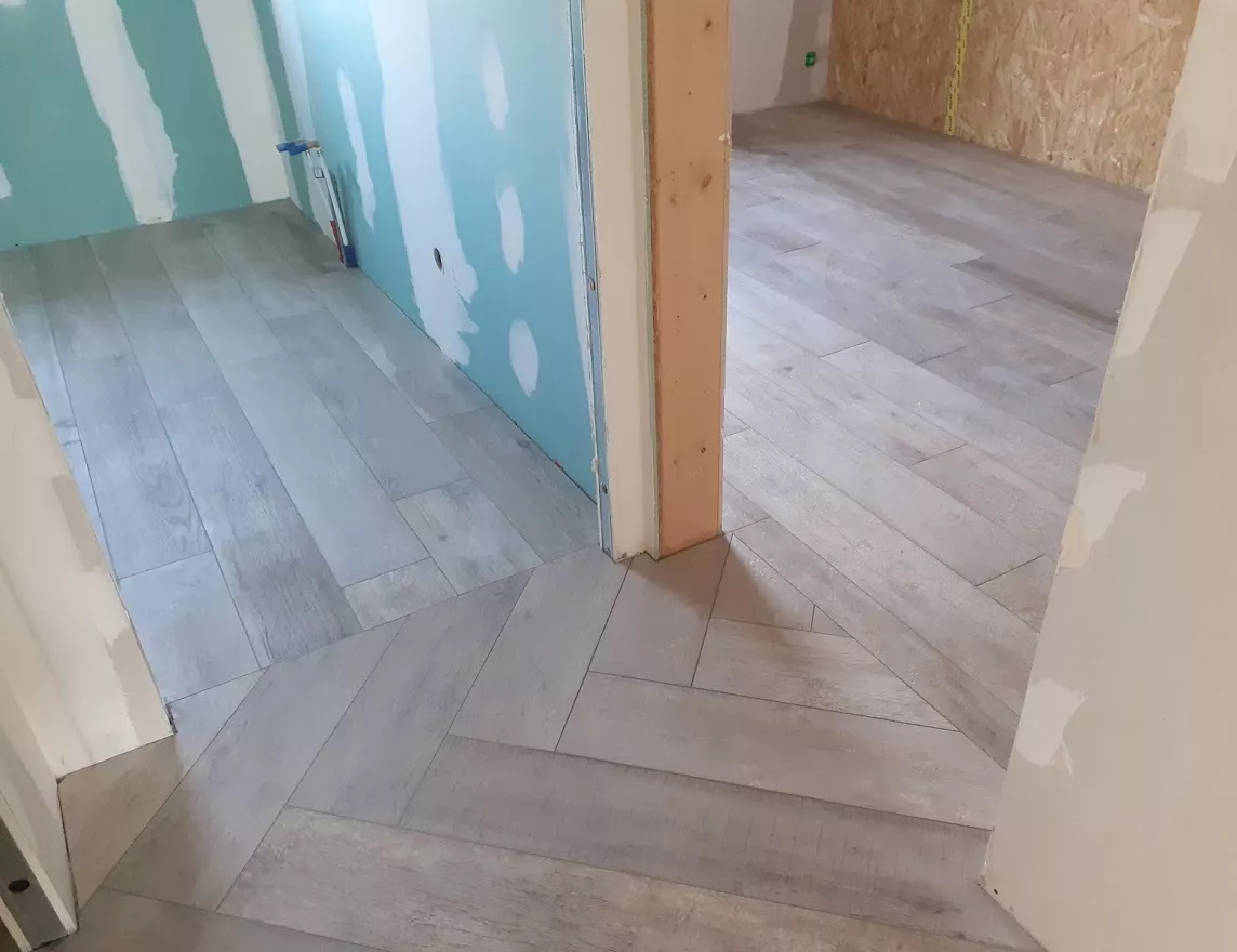 Maisons Roch - Chantier à BOIS D'AMONT - Pose décalée et à bâtons rompus
